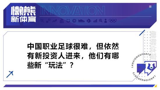 挂了电话，苏知非赶紧戴上口罩和墨镜，然后把车开到了机场到达通道的正门口，又等了约莫二十多分钟，苏守道的身影便出现在了机场到达大厅的出口处。